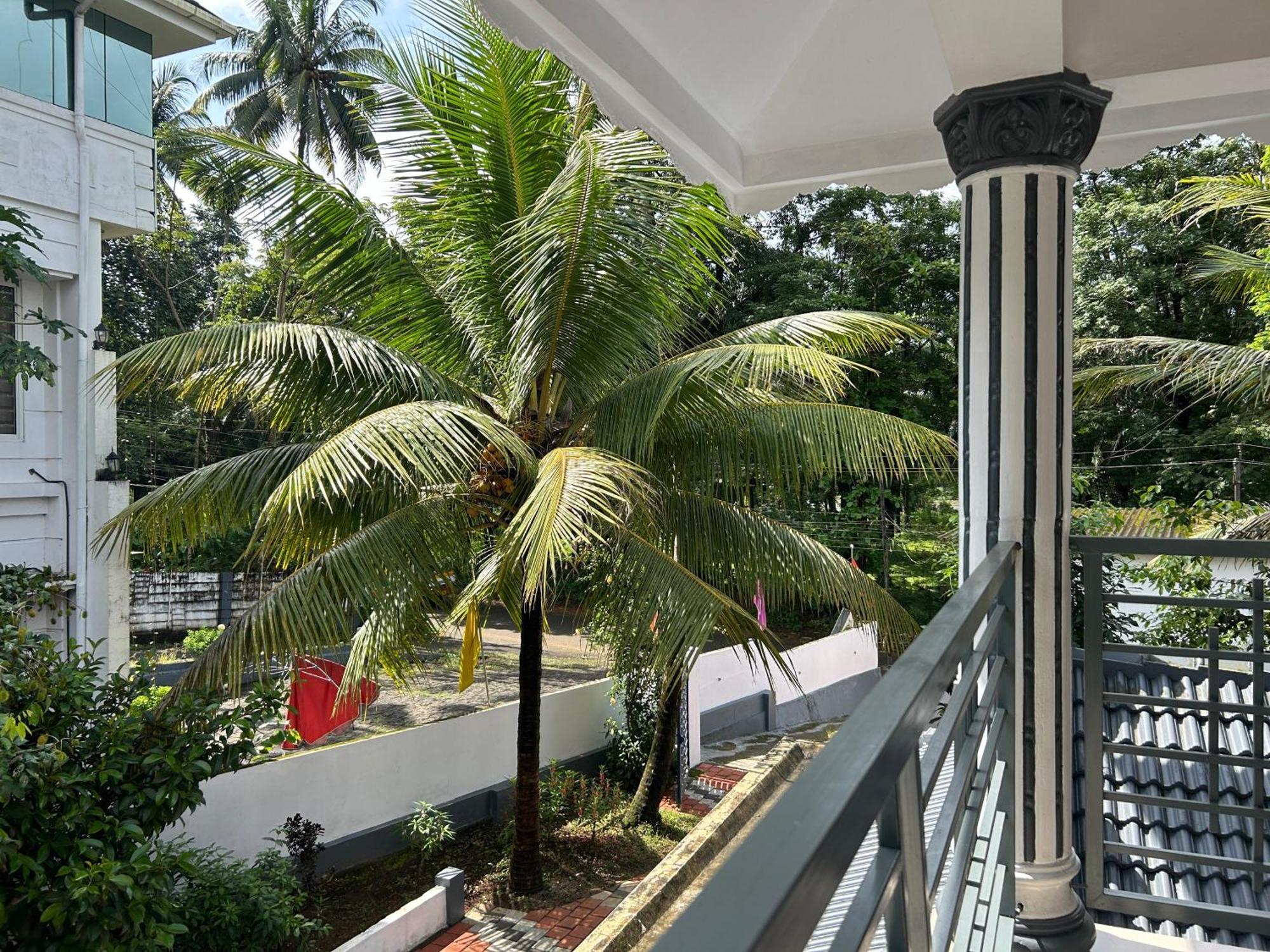 Puzhayoram Homestay Thrissur Exterior photo